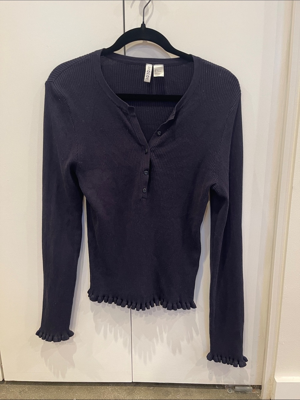 H & M - Ribbed Long Sleeve Top in Navy Size Large
